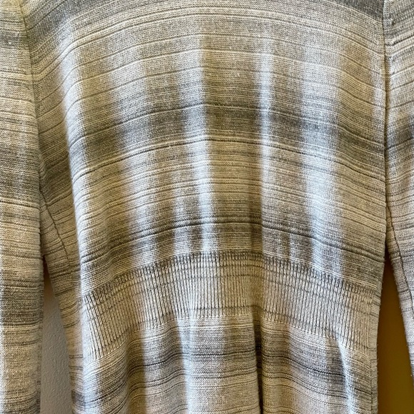 GUC WHBM SM GRAY STRIPED SILVER METALLIC V-NECK RUFFLED FRONT LONG SLEEVE CARDI - Picture 6 of 11